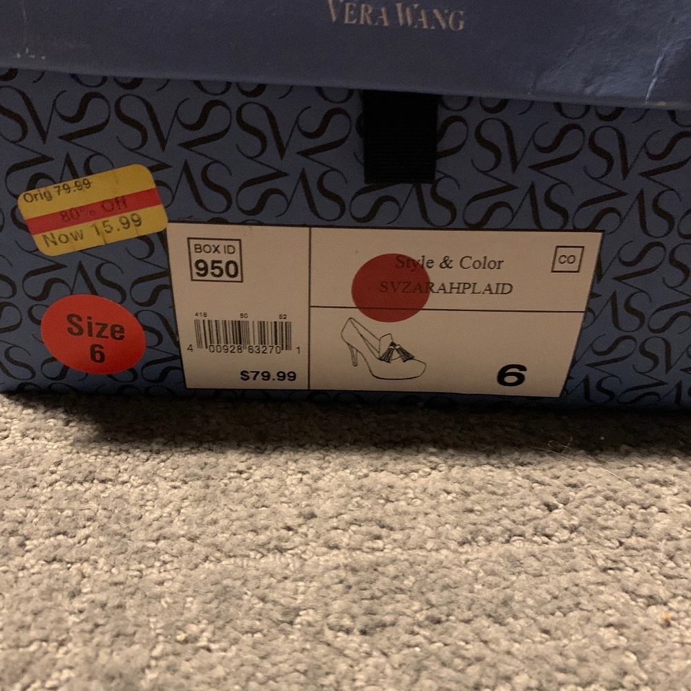 Simply, Vera size 6 plaid shoes